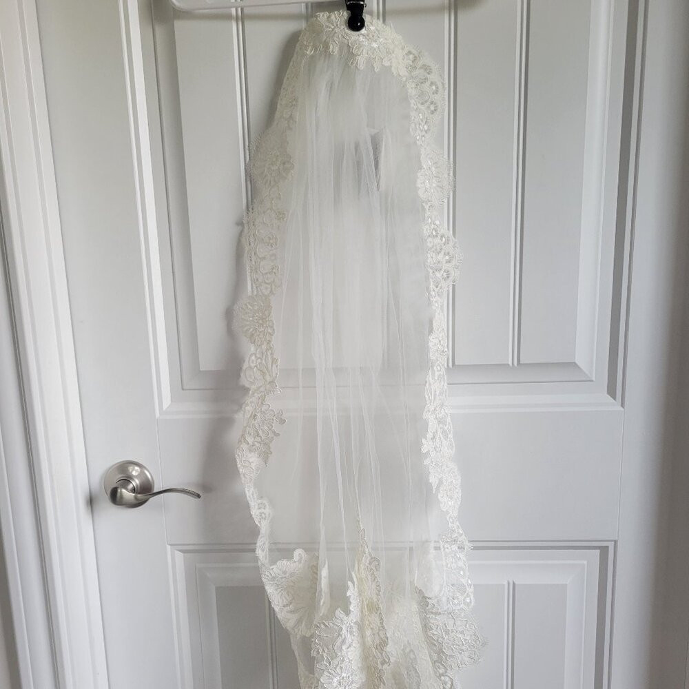 Flower Lace Bridal Veil
